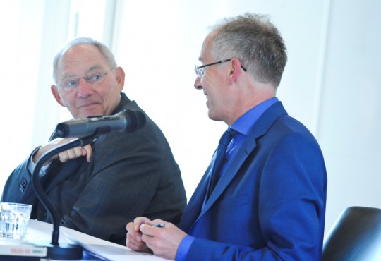 Karl-Rudolf Korte, Direktor der NRW School of Governance, im Gespräch mit Dr. Wolfgang Schäuble